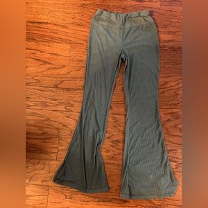 Ribbed green pants